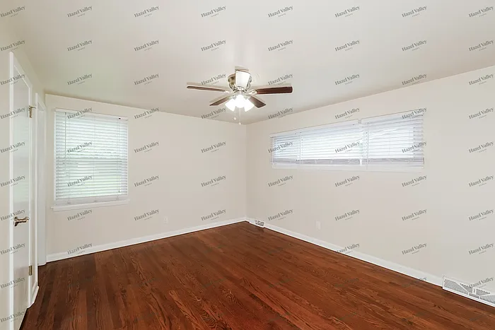 11233 Norton Ave — Photo 10