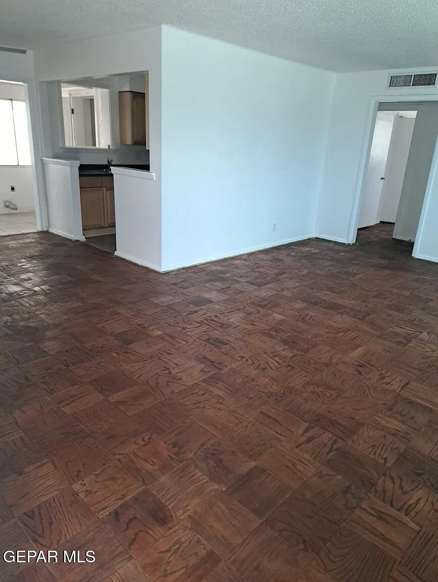 2 bed, 2.0 bath, 1447 sqft, $1,400 — Photo 4