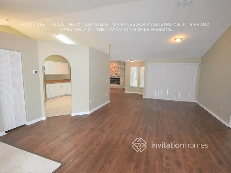4061 Prairie View Dr N — Photo 3