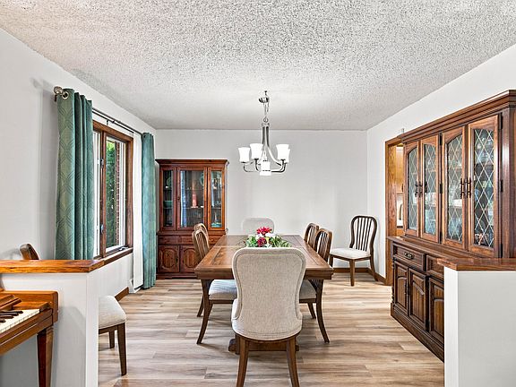 4th image of 288 Farm Road 1120