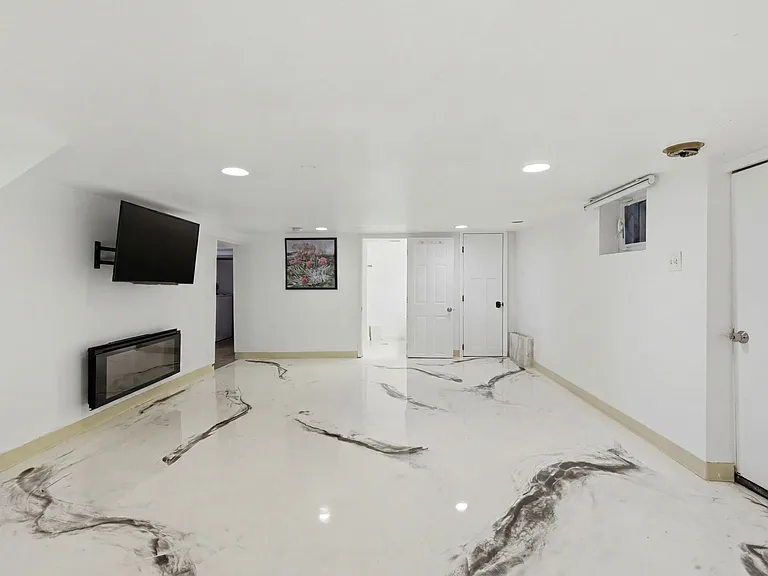 1030 Westmore Meyers Rd — Photo 42