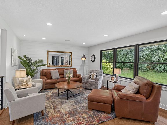 5th image of 10351 Wildwood Cir