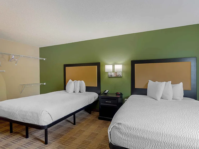 Studio Suite - 2 Full Beds