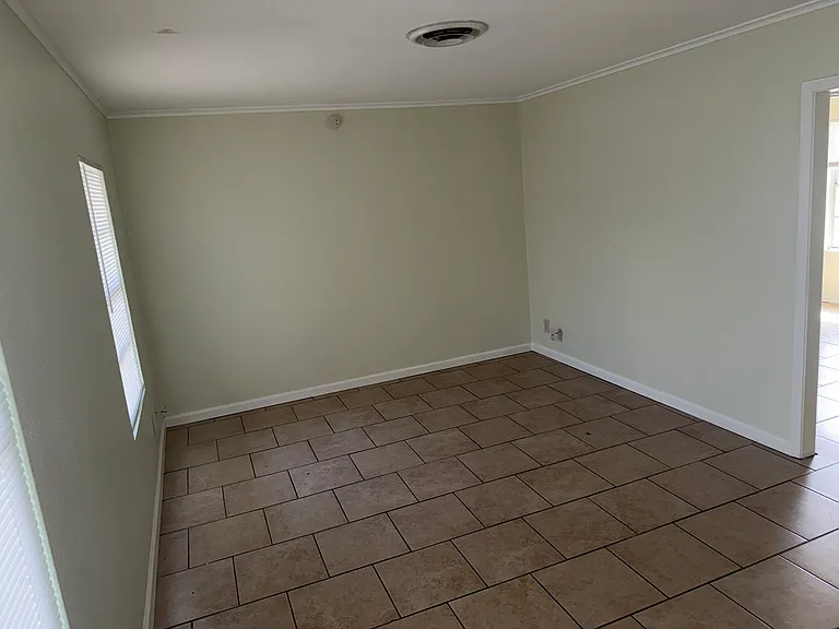 2801 Del Papa St #6 — Photo 2