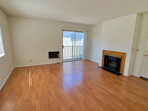 2nd image of 3666 Clarington Ave #201