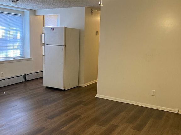 2nd image of 5400 Lansdowne Ave #G1