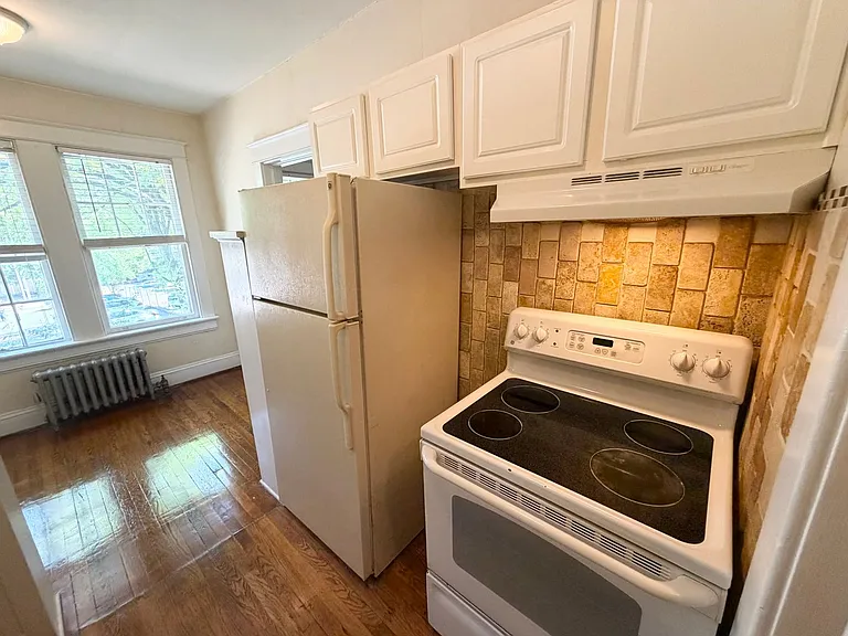 705 W Morgan St — Photo 5