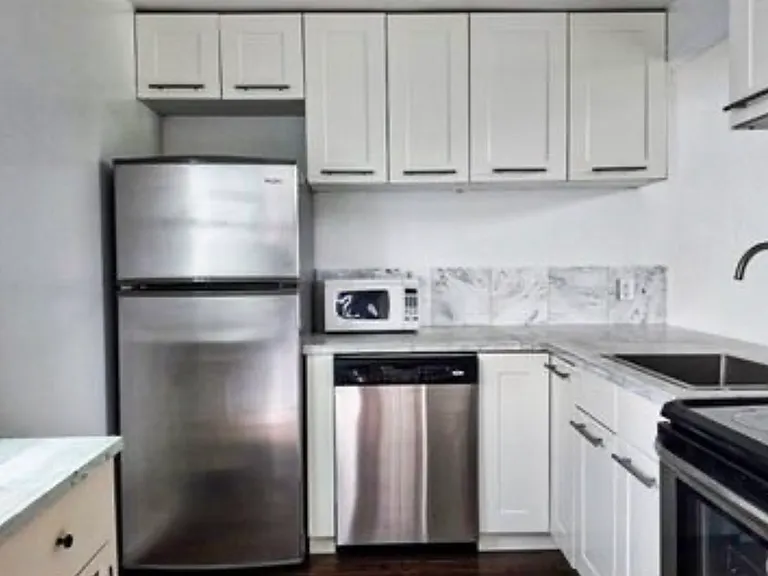 10601 SE 252nd St #2 — Photo 11