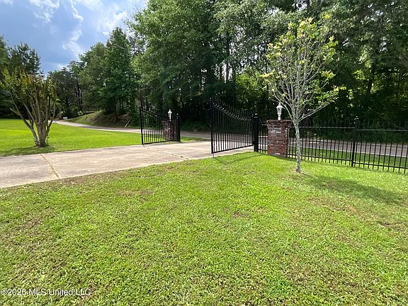 3rd image of 3152 Old Natchez Rd