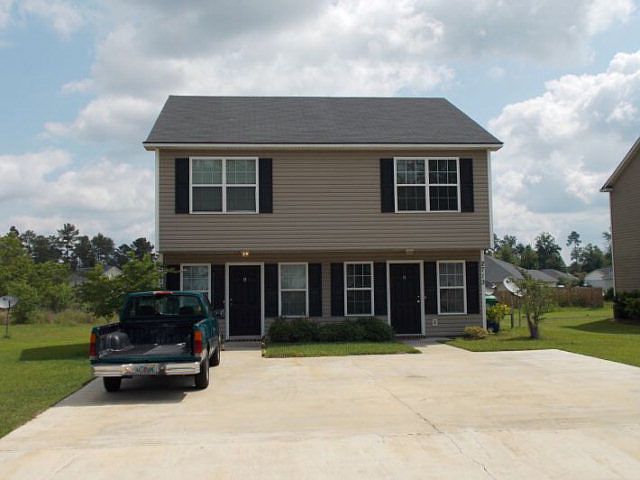1st image of 2713 Pineview Dr APT A