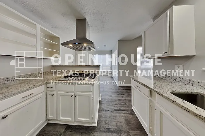 6823 Heather Hollow Dr — Photo 5
