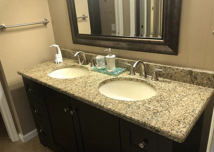 690 Island Way — Photo 3