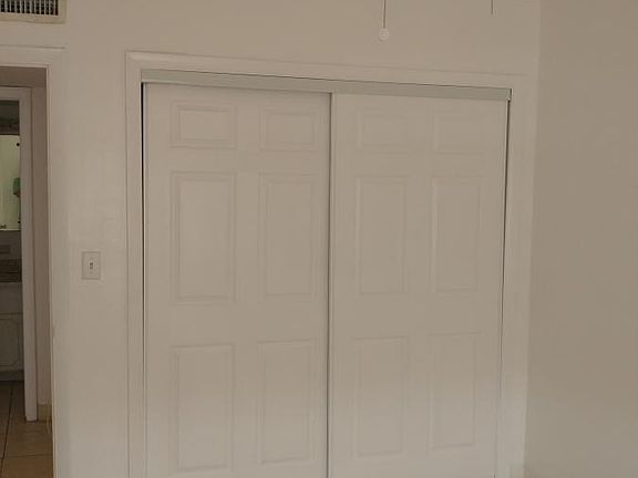 5th image of 1019 NW 30th Ct APT 8