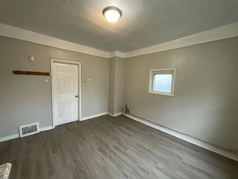 6807 Worley Ave — Photo 3