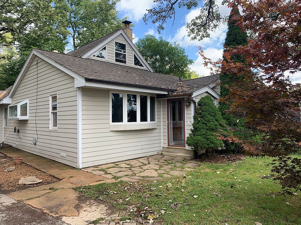 1st image of 23066 W Lake Shore Dr