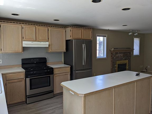 5th image of 6181 NE 195th Ct