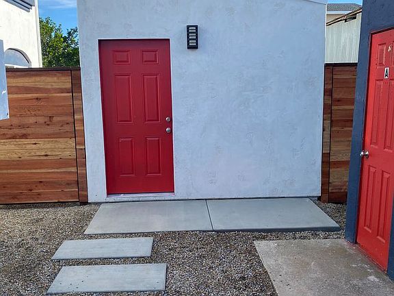 3rd image of 195 Johnston Ln #104