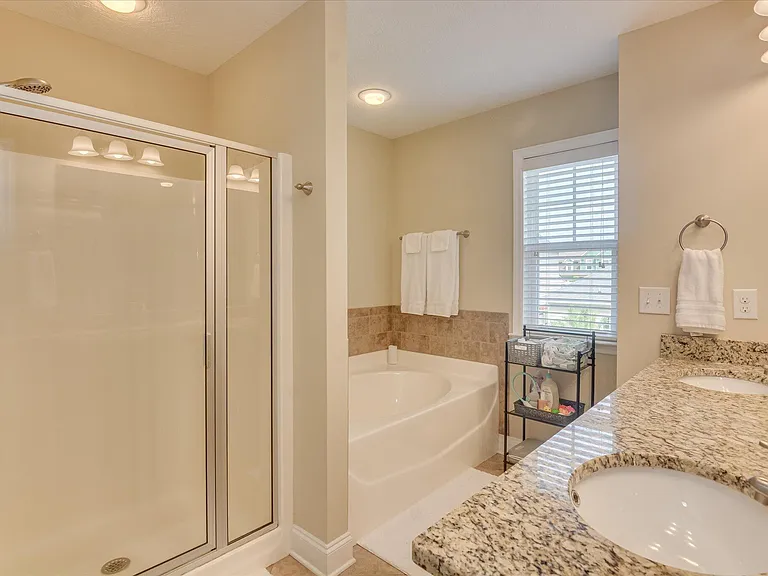 2507 Kari Ln — Photo 20