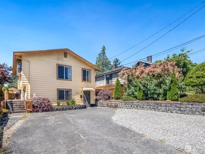 3235 33rd Avenue S, Seattle, WA, 98144