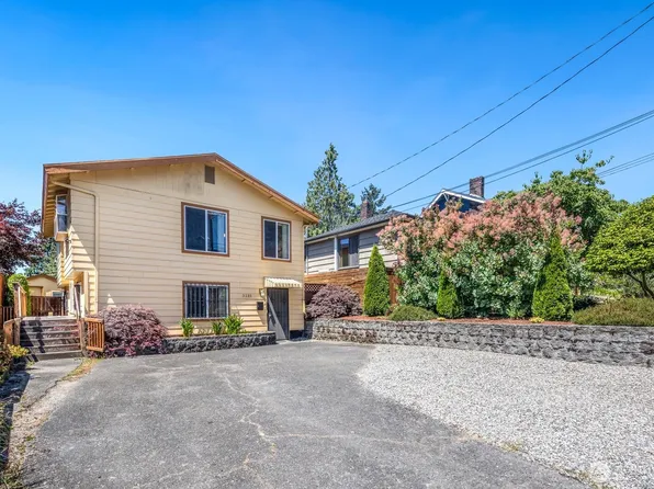 3235 33rd Avenue S, Seattle, WA 98144