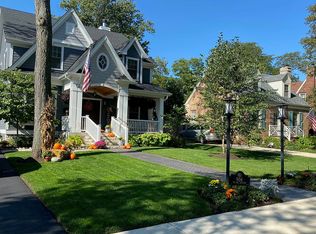 906 Irving Ave, Wheaton, IL 60187