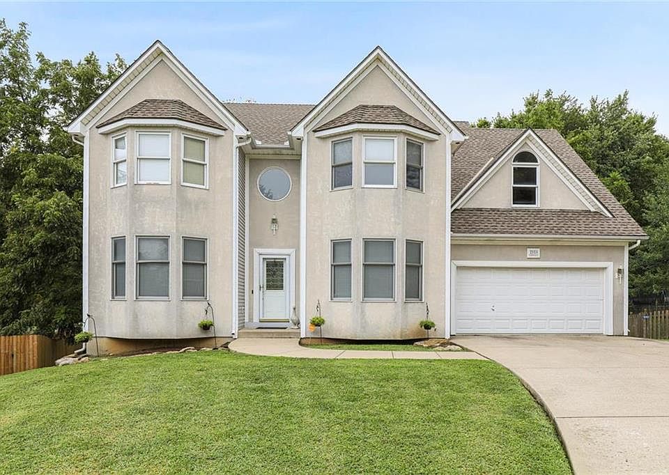 1st image of 2113 NE Scarborough Ct