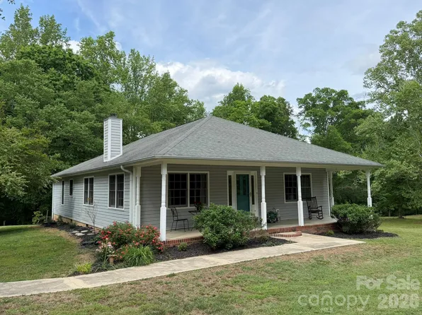 2031 Redskin Trl, Iron Station, NC 28080