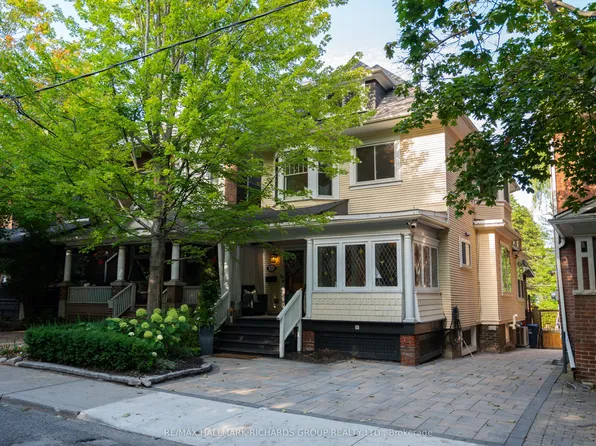 49 Lee Ave, Toronto, ON M4E 2P1