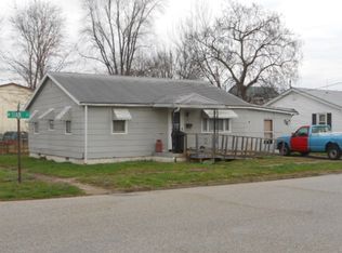 12 W Oak St, Washington, IN 47501