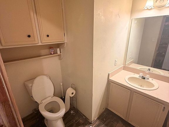 4th image of 1068 Buck Cir