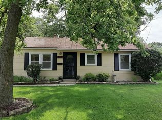 1718 Burry Circle Dr, Crest Hill, IL 60403