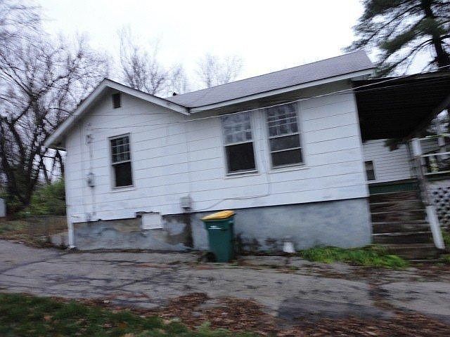 1st image of 2425 Bristow Ave