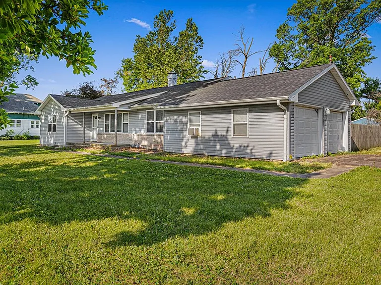 535 Wallace St — Photo 30