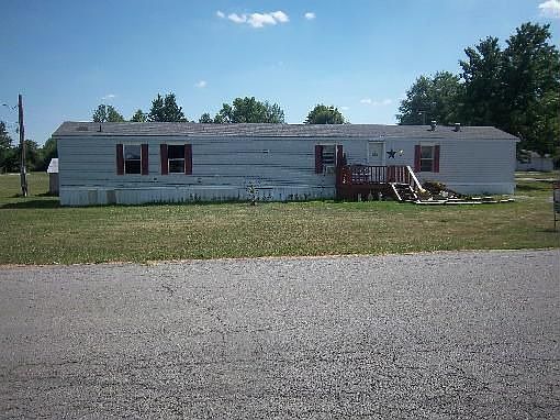2nd image of 525 Smith St