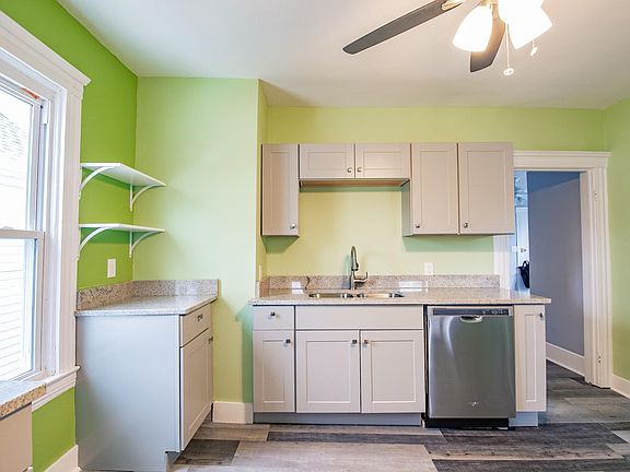4th image of 1337 W 67th St #2