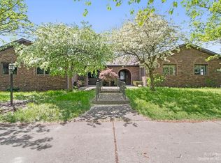1880 S Stone Barn, Milford, MI 48380
