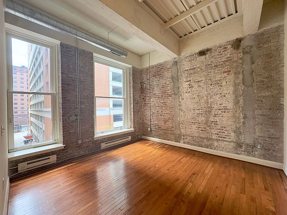 4th image of 311 W Baltimore St APT 502