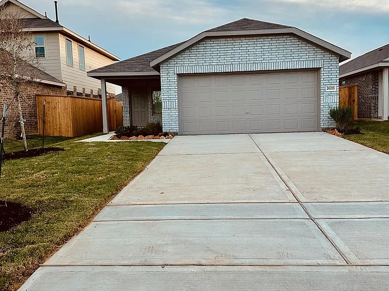 26715 Cenzontle Dr — Photo 2