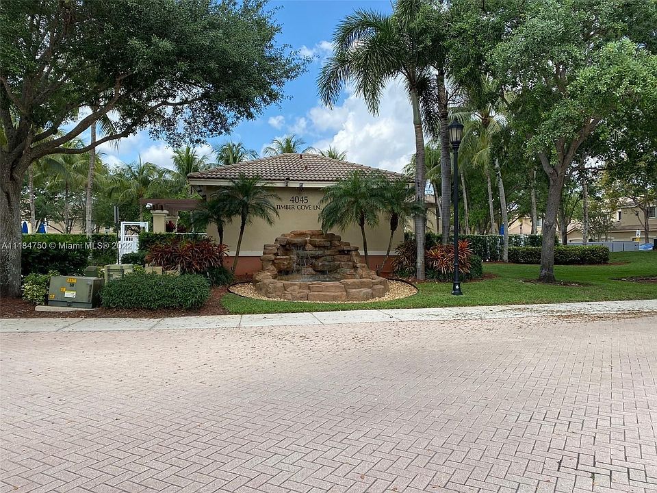 1st image of 4323 Vineyard Cir #4323