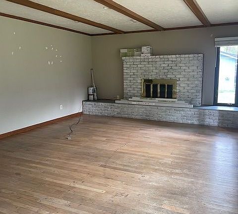 5th image of 10216 N Pines Rd