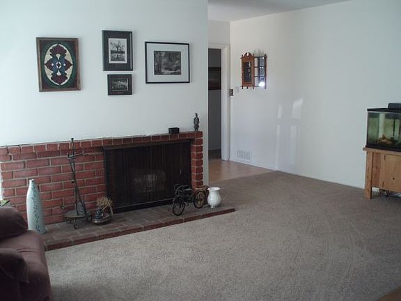 2nd image of 905 E Avalon Ave