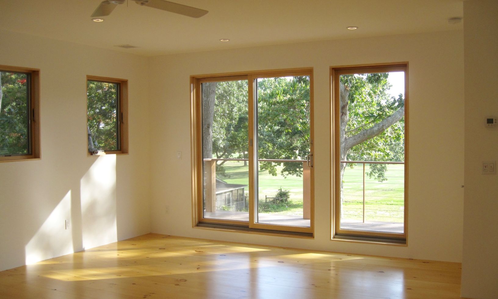 Master Bedroom Suite with Waterside Balcony Deck