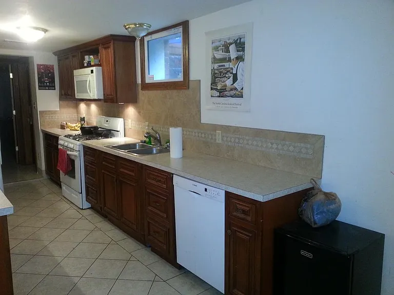 305 Brooks Ave — Photo 10