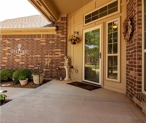 4th image of 505 Christian Ln