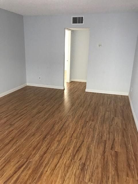 2nd image of 437 E Tujunga Ave APT C