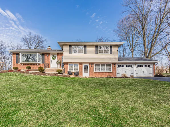 3N353 Loretta Dr, St Charles, IL 60175