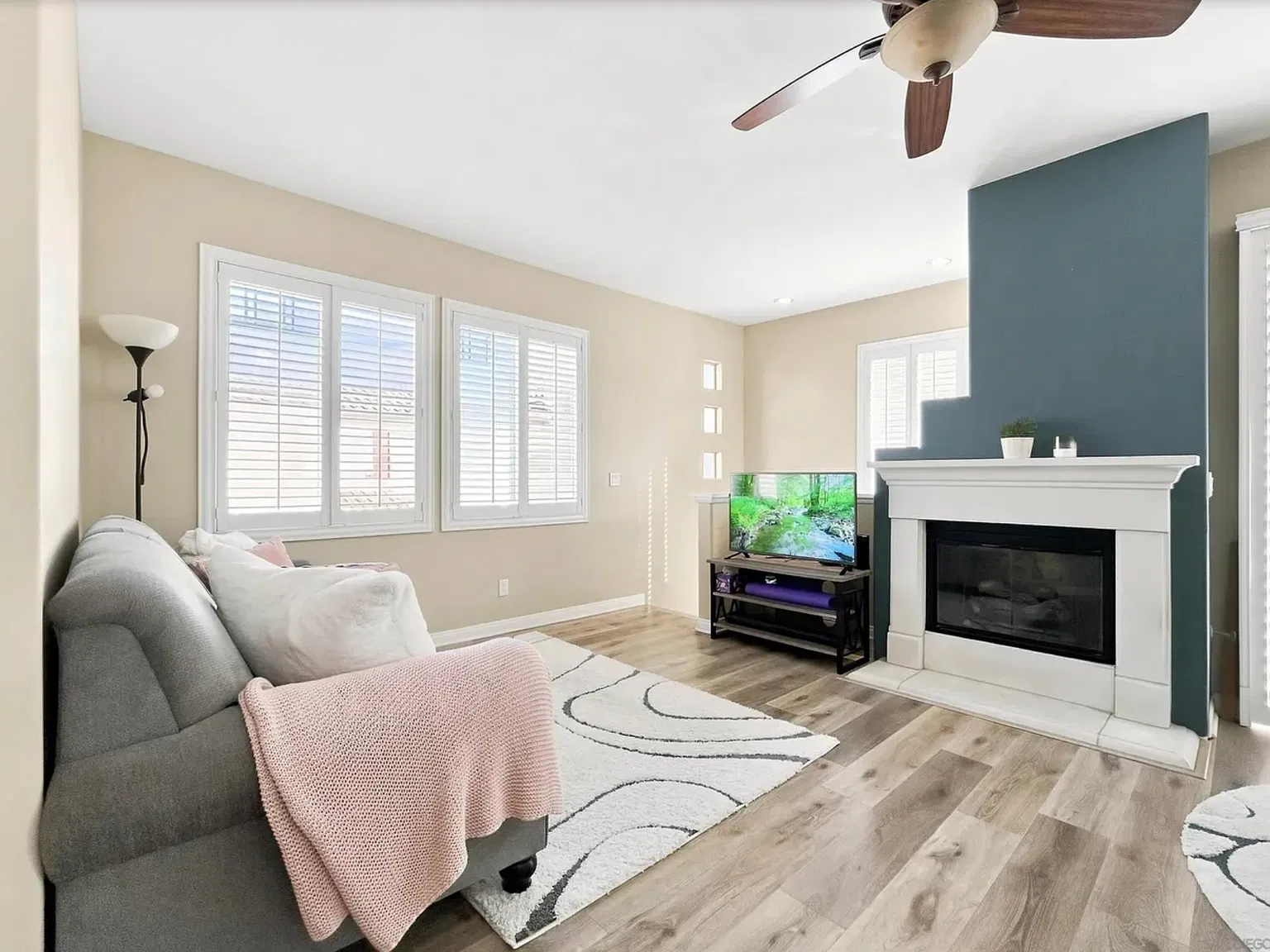 2 bed, 946 sqft, $2,995 — Photo 3