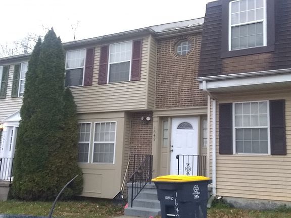 2nd image of 1649 Tulip Ave