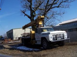 746 Gray Rd, Hohenwald, TN 38462