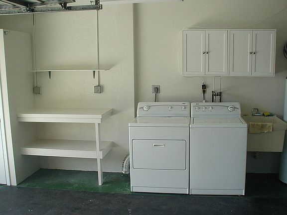 Washer/Dryer Included